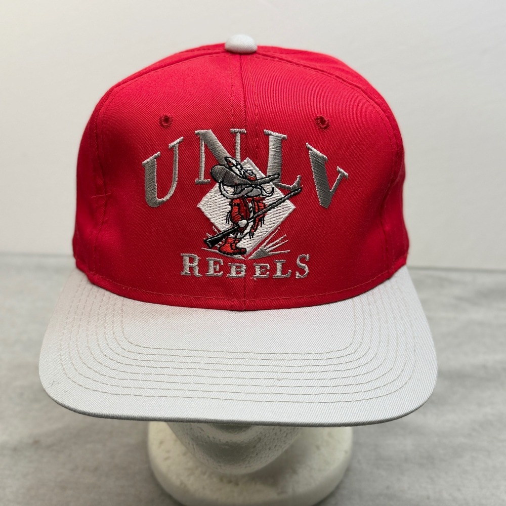 The Signature UNLV Runnin' Rebels Hat Mens OSFA Red Grey Vintage Snapback